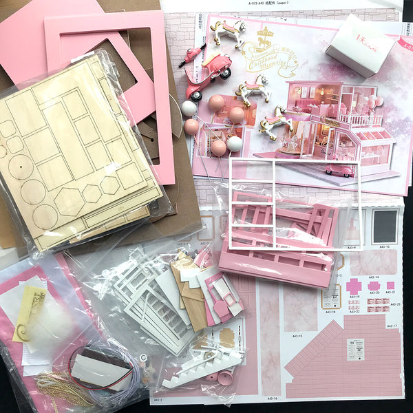 Dollhouse Miniatures, Miniature Food Jewelry, Craft Classes: Pink