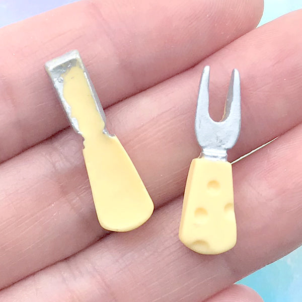 Miniature Cheese Knives (Set of 4), Dollhouse Cutlery, Kawaii Resin, MiniatureSweet, Kawaii Resin Crafts, Decoden Cabochons Supplies