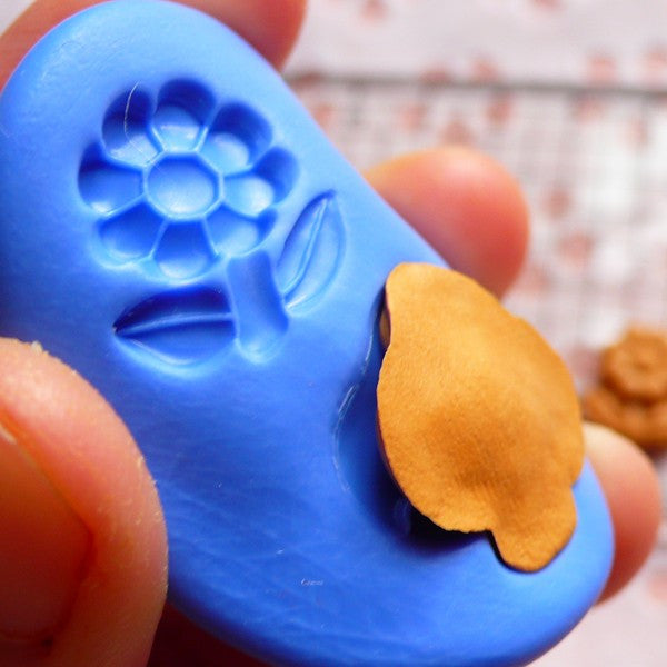 Dove Mold w/ Flower 18mm Bird Mold Silicone Mold Flexible Mold Mini Cu, MiniatureSweet, Kawaii Resin Crafts, Decoden Cabochons Supplies