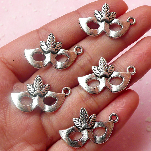 Masquerade Charms Mask Charms (5pcs) (26mm x 16mm / Tibetan Silver