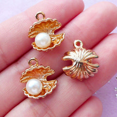 Miniature Conch Shell/Pearl Bracelet
