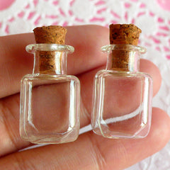 1:12 Dollhouse Miniature Glass Seasoning Container Bottle Set of 8 With  Corks and Ingredients B029 